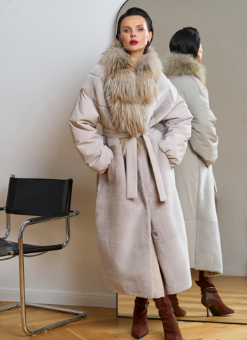 Комбинированное женское зимнее пальто с воротником из меха лисы