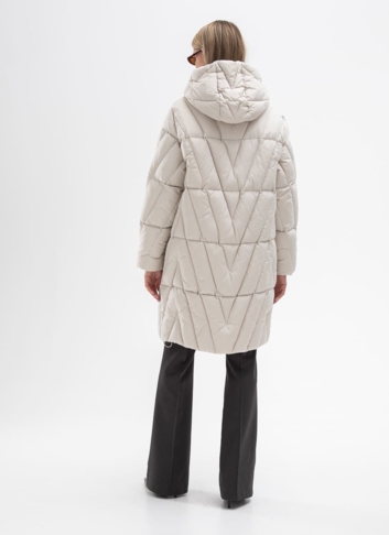 Женский светлый пуховик с капюшоном