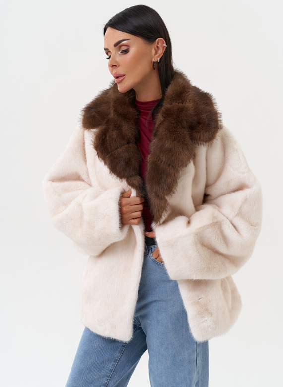 Женская куртка из эко меха