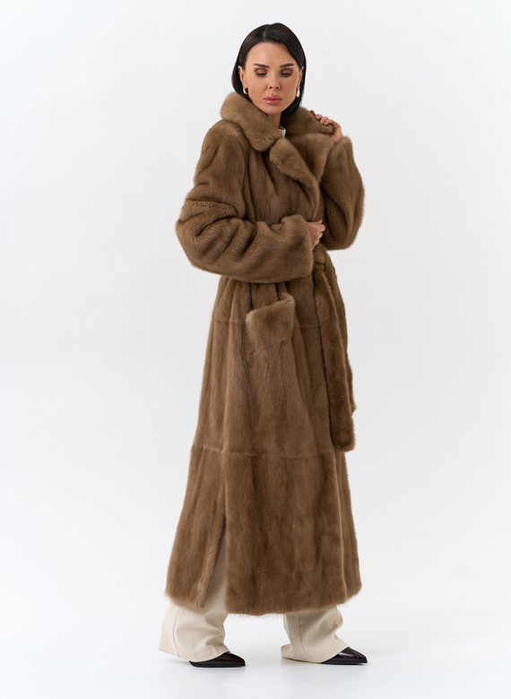 Длинная шуба из меха норки с английским воротником