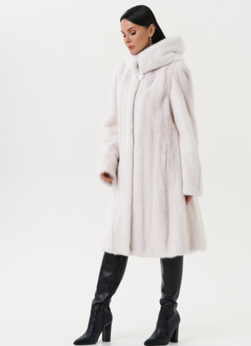 Шуба из меха норки в роспуск