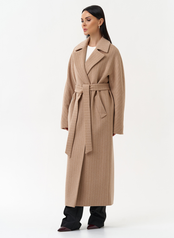 Длинное женское пальто с поясом