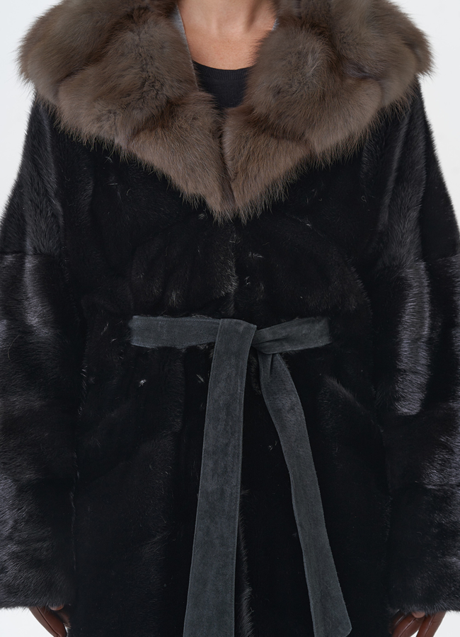 Норковая шуба с капюшоном из меха куницы модель № 26640 в рассрочку