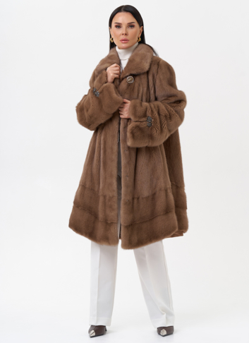 Шуба бежевого цвета из норки