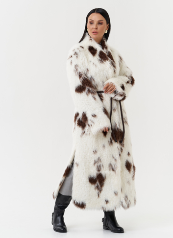 Пальто из эко меха с анималистичным принтом