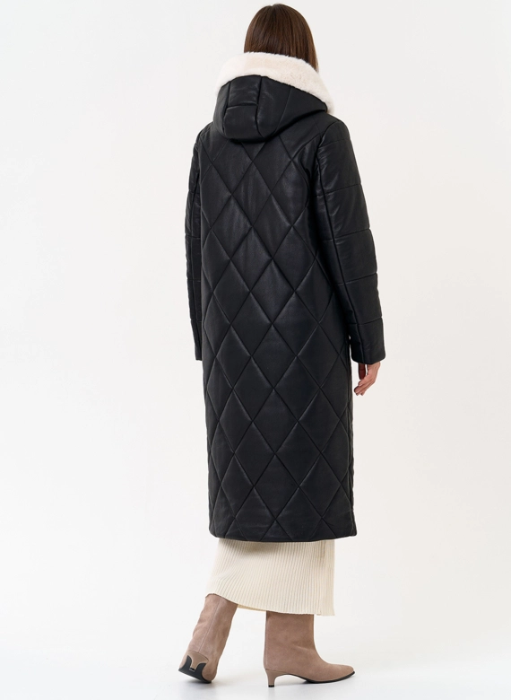Женское пальто из эко кожи с капюшоном