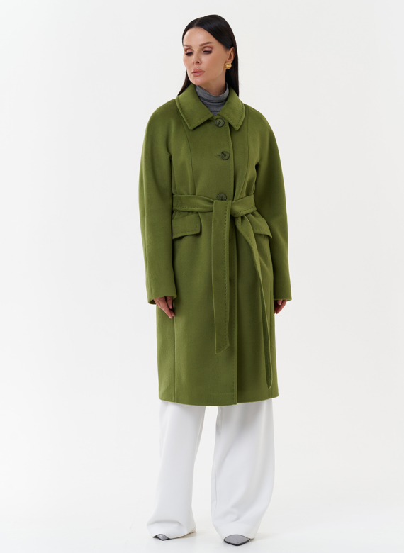 Женское пальто зеленого цвета с поясом