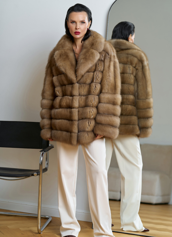 Женская шуба из куницы с английским воротником Женская шуба из куницы с английским воротником