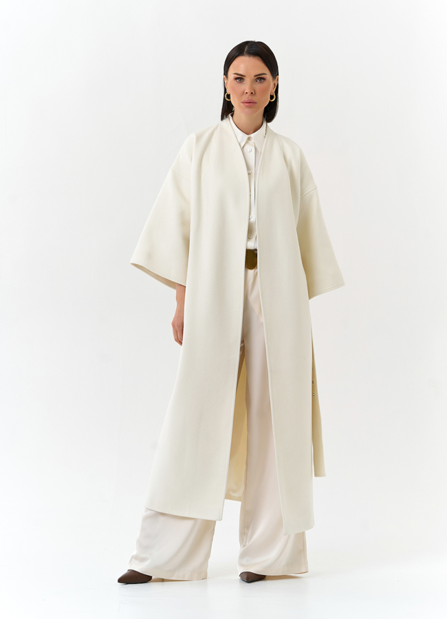 Женское пальто белого цвета модель № 32642 универмаг малина