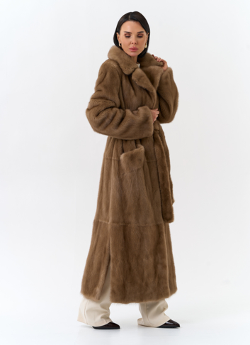 Длинная шуба из меха норки с английским воротником