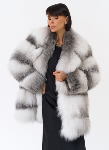 Шуба из белой лисы