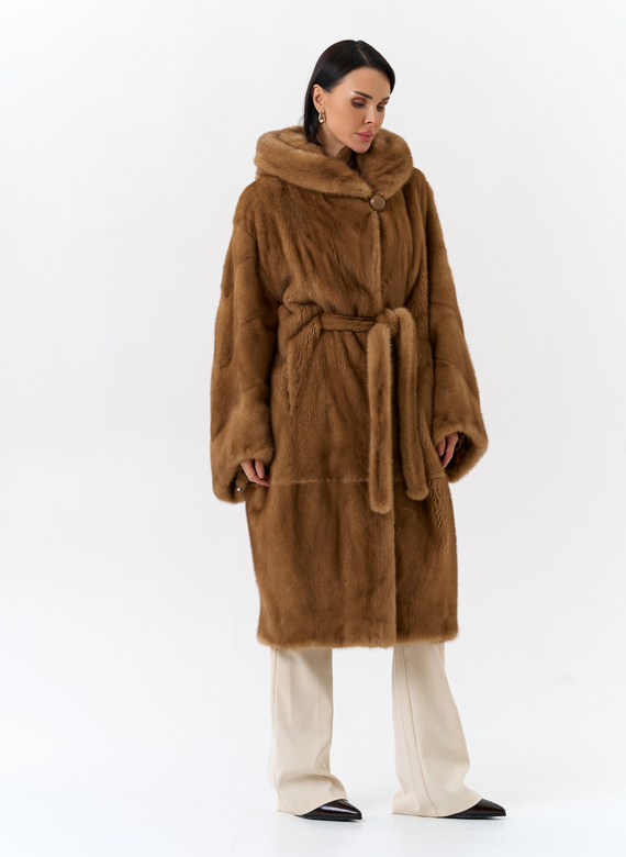 Шуба из меха норки с капюшоном